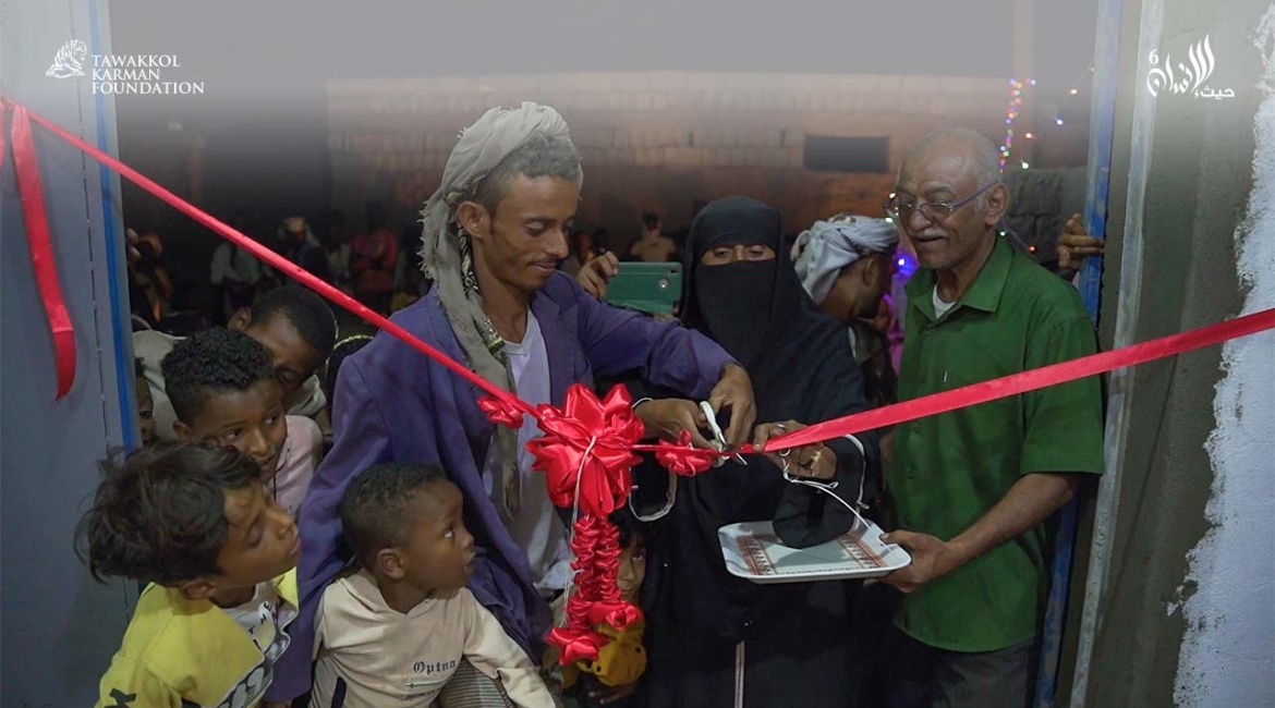 مؤسسة توكل كرمان تساعد امرأة جامعية بمحافظة لحج في بدء حياة جديدة 